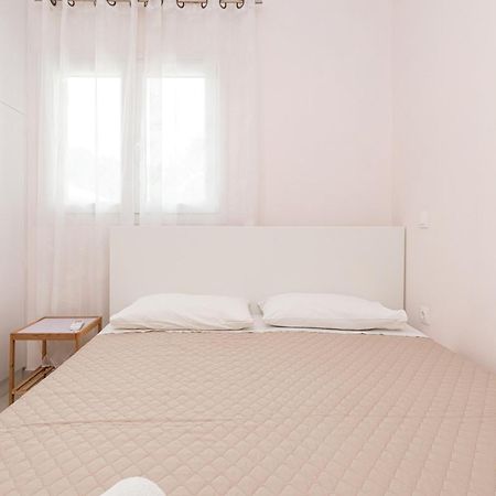 Lazaros Apartments Гувия Екстериор снимка
