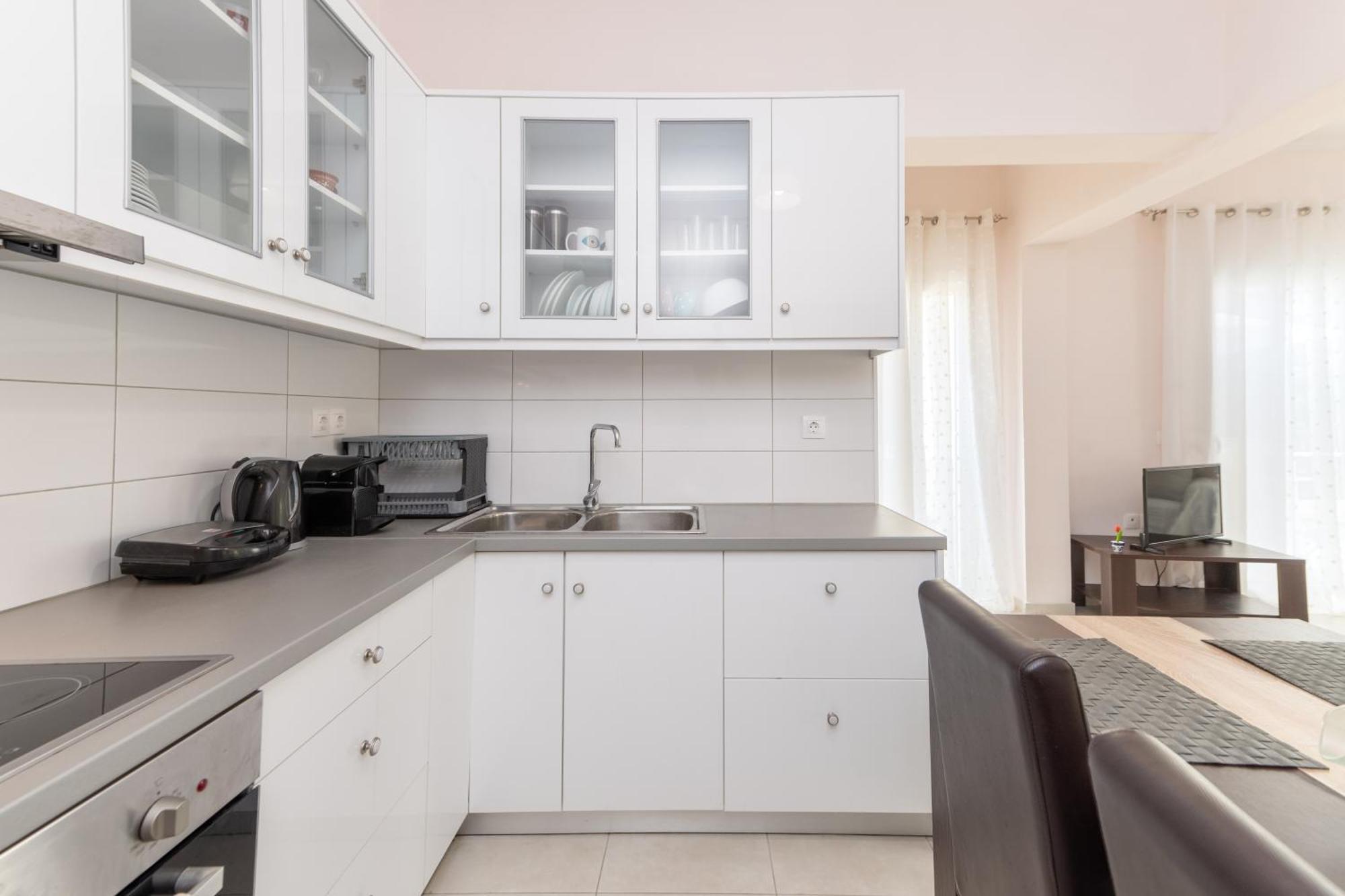 Lazaros Apartments Гувия Екстериор снимка