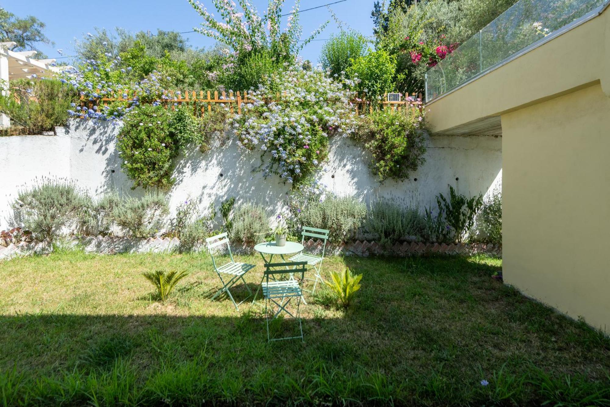 Lazaros Apartments Гувия Екстериор снимка