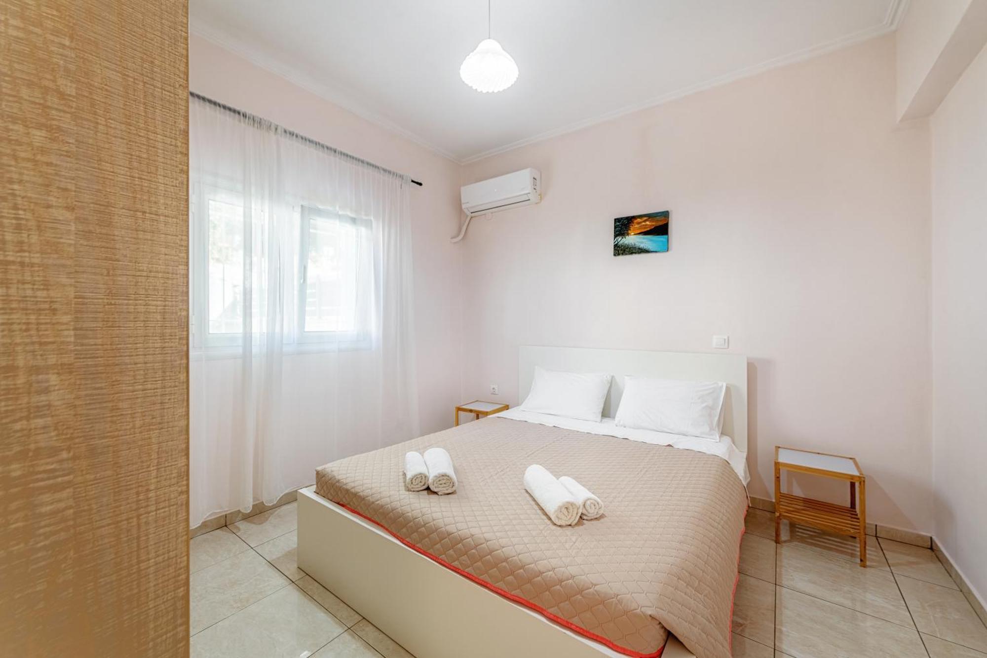 Lazaros Apartments Гувия Екстериор снимка