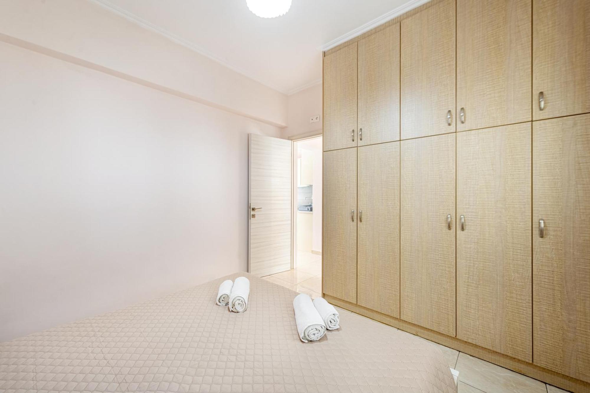 Lazaros Apartments Гувия Екстериор снимка