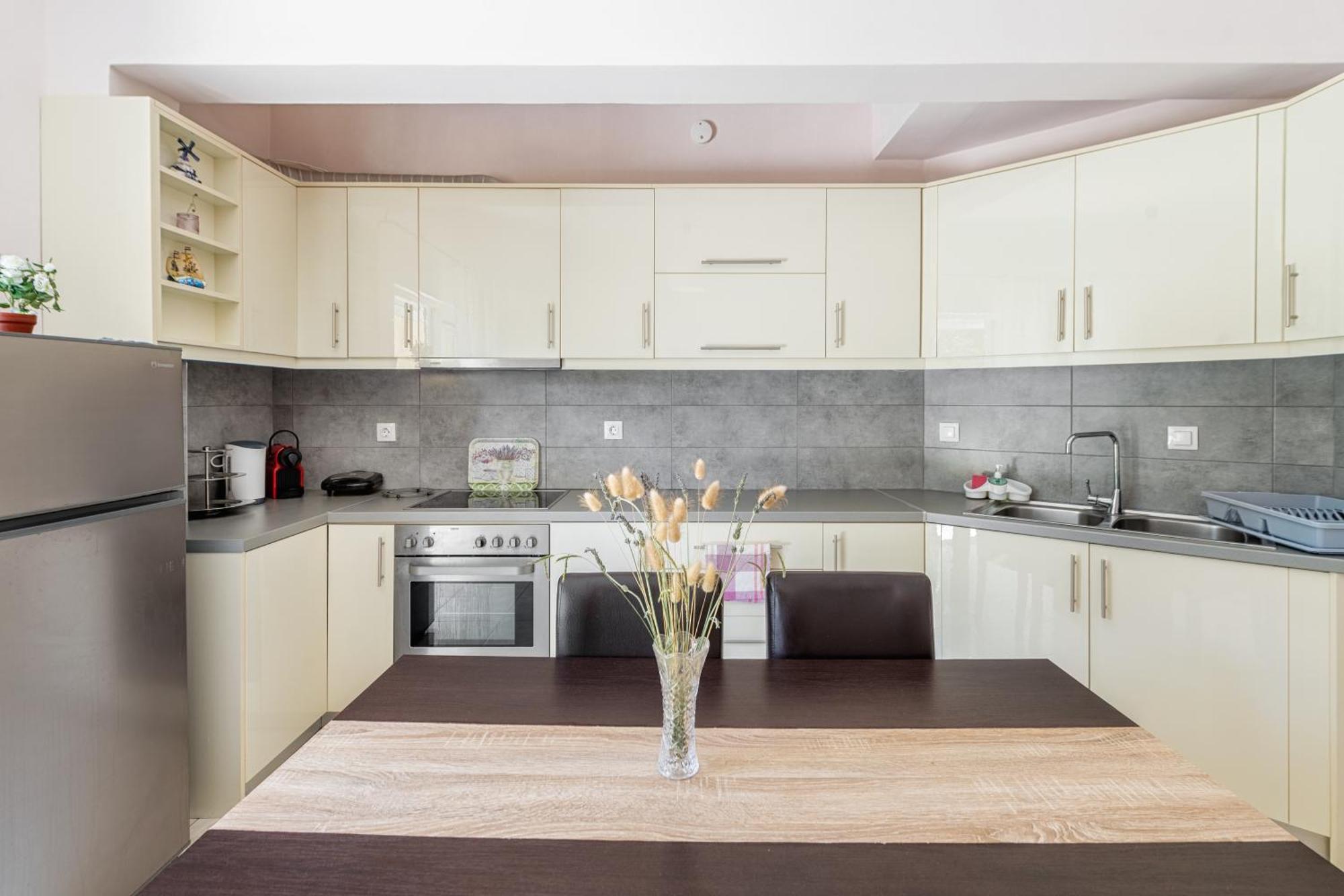 Lazaros Apartments Гувия Екстериор снимка